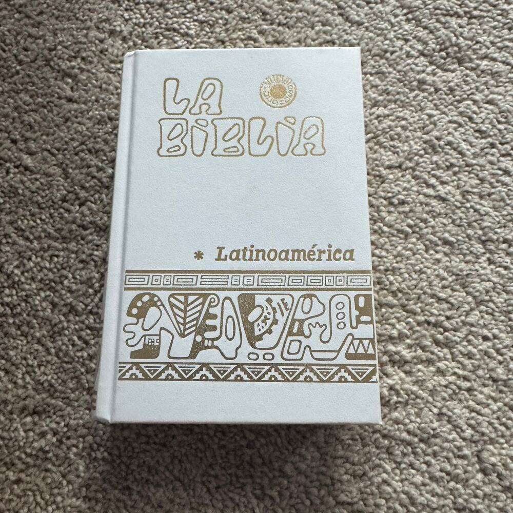 La Biblia Latinoamerican Small Bible Edicion Pastoral Printed in Spain 2005 Rev